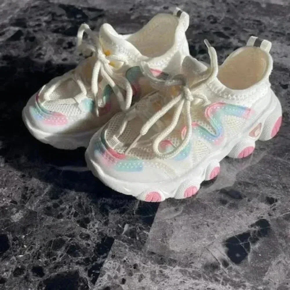 Toddler girls 2.5 to 3 years old Shoes Lace-Up Look Invisible Elastic Band White